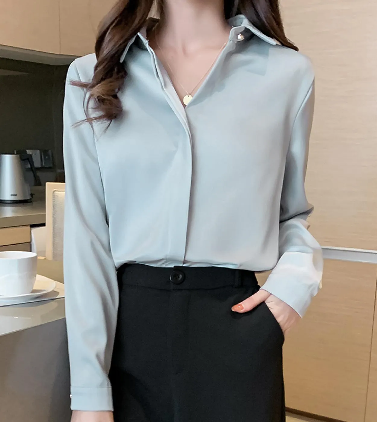 Elegante Office Lady Colletto rovesciato Camicetta solida Donna Autunno Nuova camicia da donna in seta a maniche lunghe Top da d