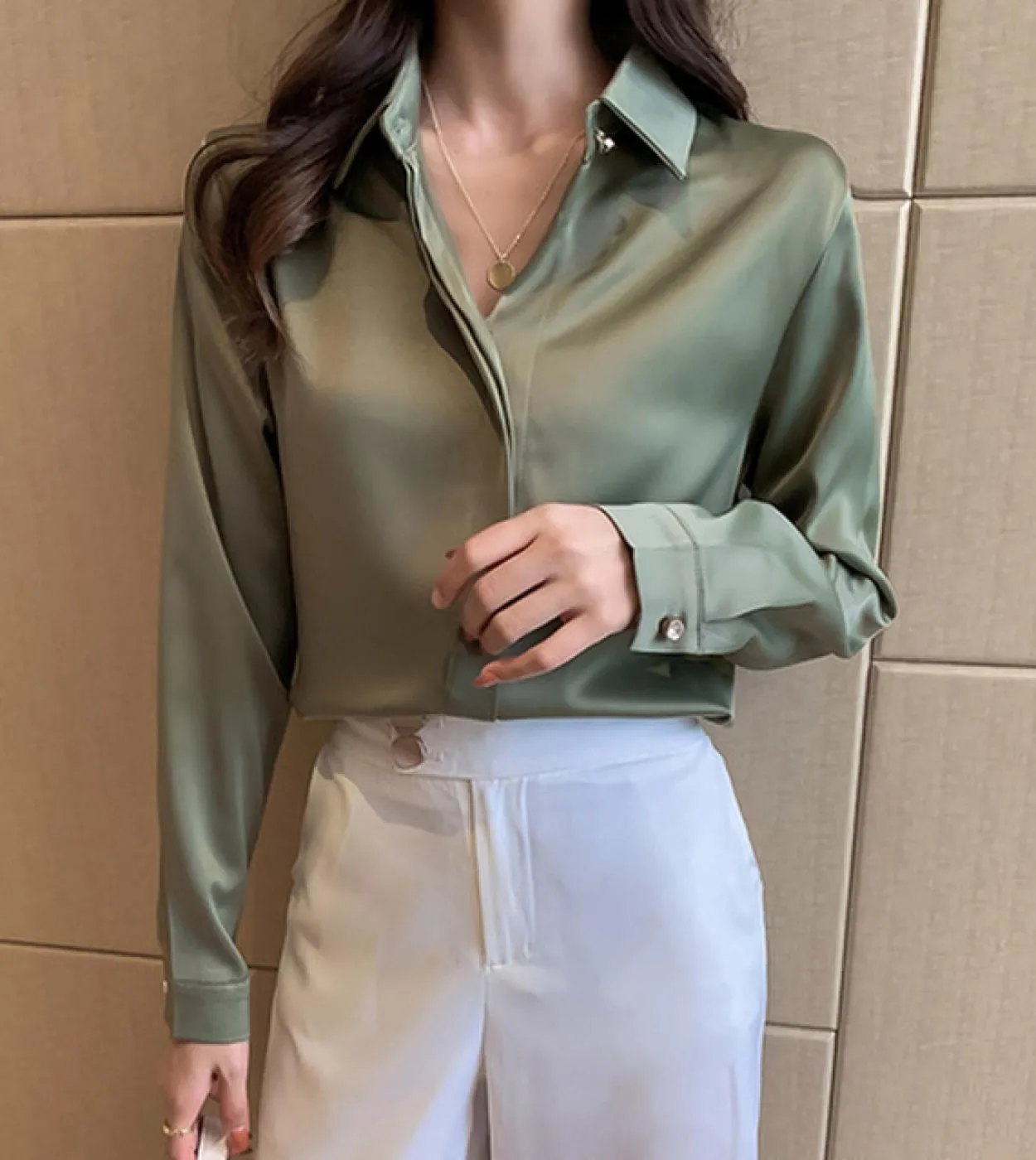 Elegante Office Lady Colletto rovesciato Camicetta solida Donna Autunno Nuova camicia da donna in seta a maniche lunghe Top da d