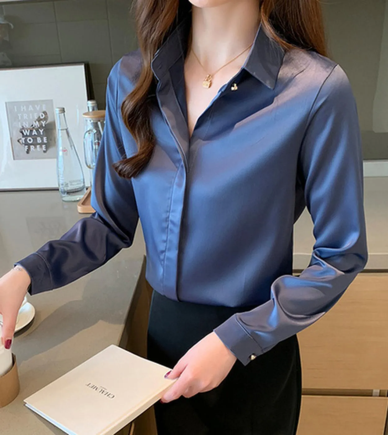 Elegante Office Lady Colletto rovesciato Camicetta solida Donna Autunno Nuova camicia da donna in seta a maniche lunghe Top da d