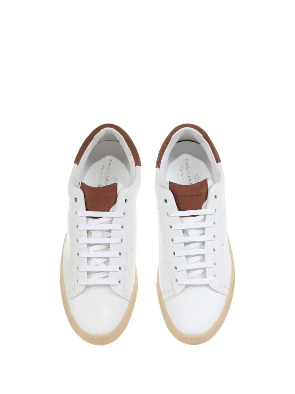 Leather sneaker