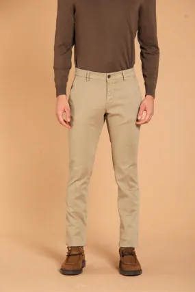 Milano Style pantalon chino homme en gabardine stretch coupe extra slim  ①