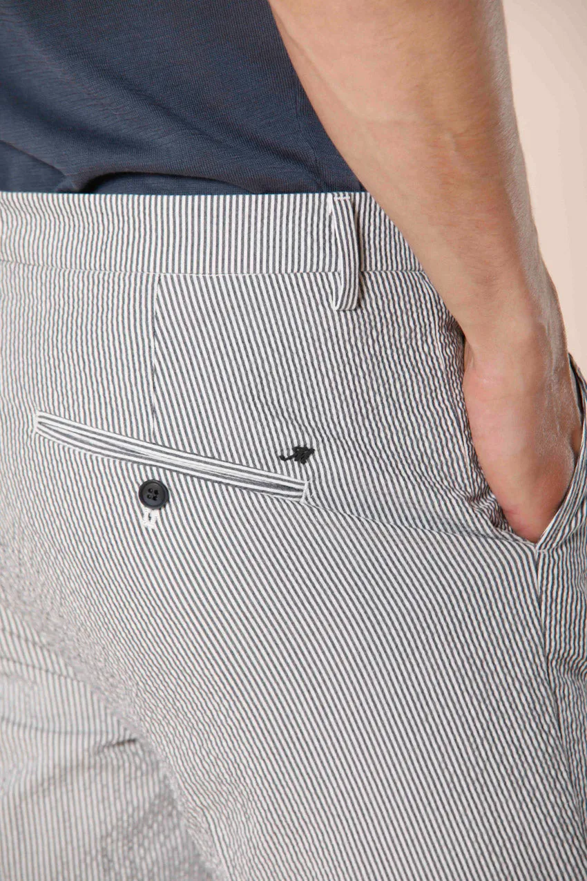 Osaka 1 Pinces pantalon chino homme en seersucker rayé coupe carotte