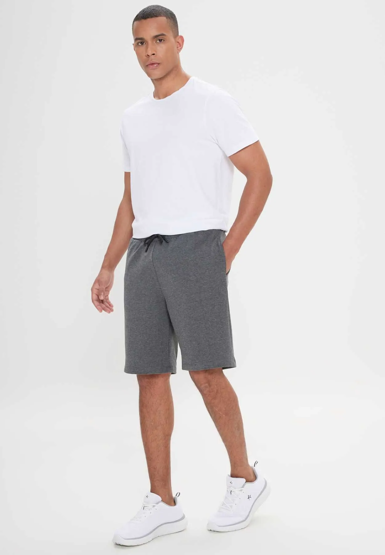 STANDARD FIT - Shorts